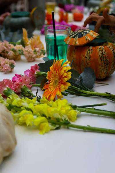 Retour en images sur notre atelier Halloween : citrouilles fleuries & ambiance enchantée aux Halles