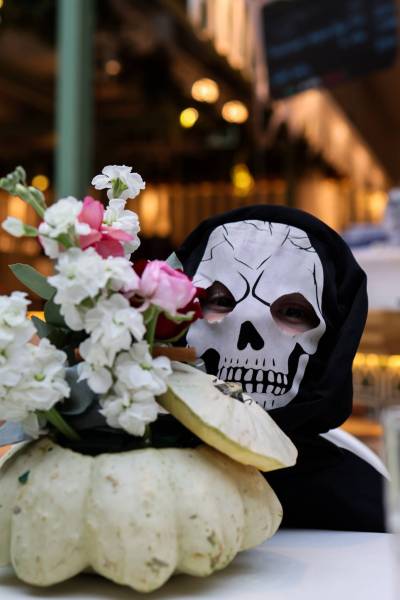 Retour en images sur notre atelier Halloween : citrouilles fleuries & ambiance enchantée aux Halles