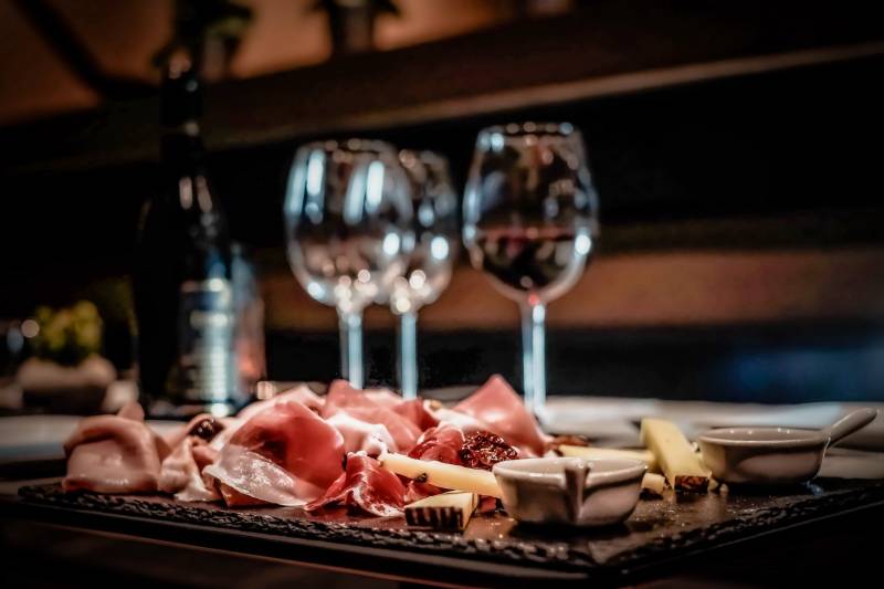 Soirée dégustation Vin & Tapas – Tous les jeudis soirs aux Halles Victoria à Hyères