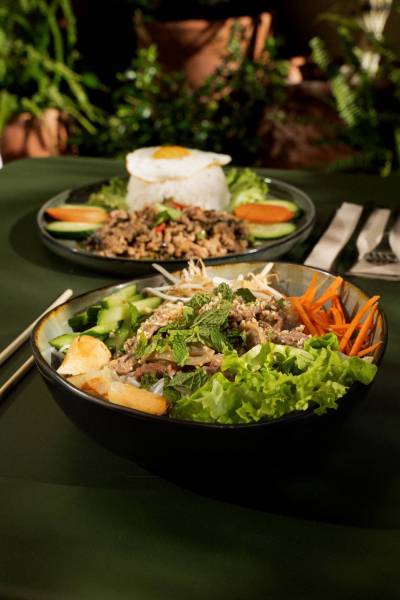 restaurant asiatique halles Hyères cuisine cambodgienne spécialités Asie du Sud Var