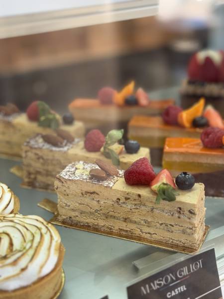 pâtisseries artisanales halles Hyères Maison Gillot desserts faits maison